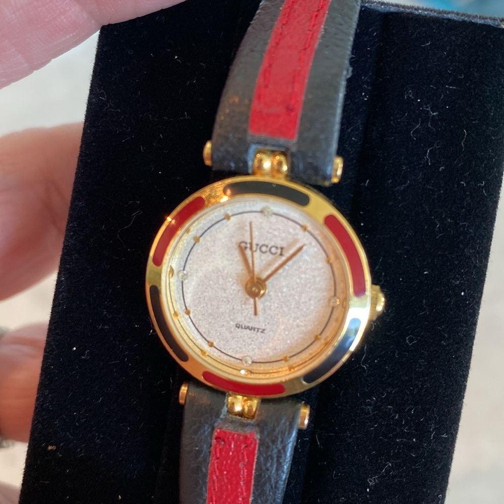 Gucci Women’s classic watch